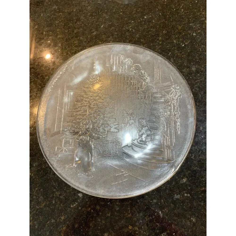 Libbey Vintage Embossed Village Scene Round‎ Glass Christmas Platter